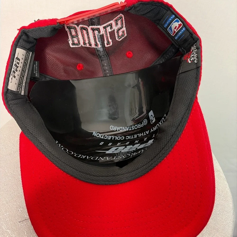 Chicago Bulls Pro Standard Red Snapback Hat – Premium NBA Licensed – New(B68)✨✨